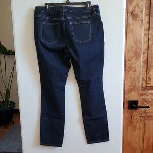 Ladies A.N.A. Denim Straight Leg Stretch Jeans Sz 32/14